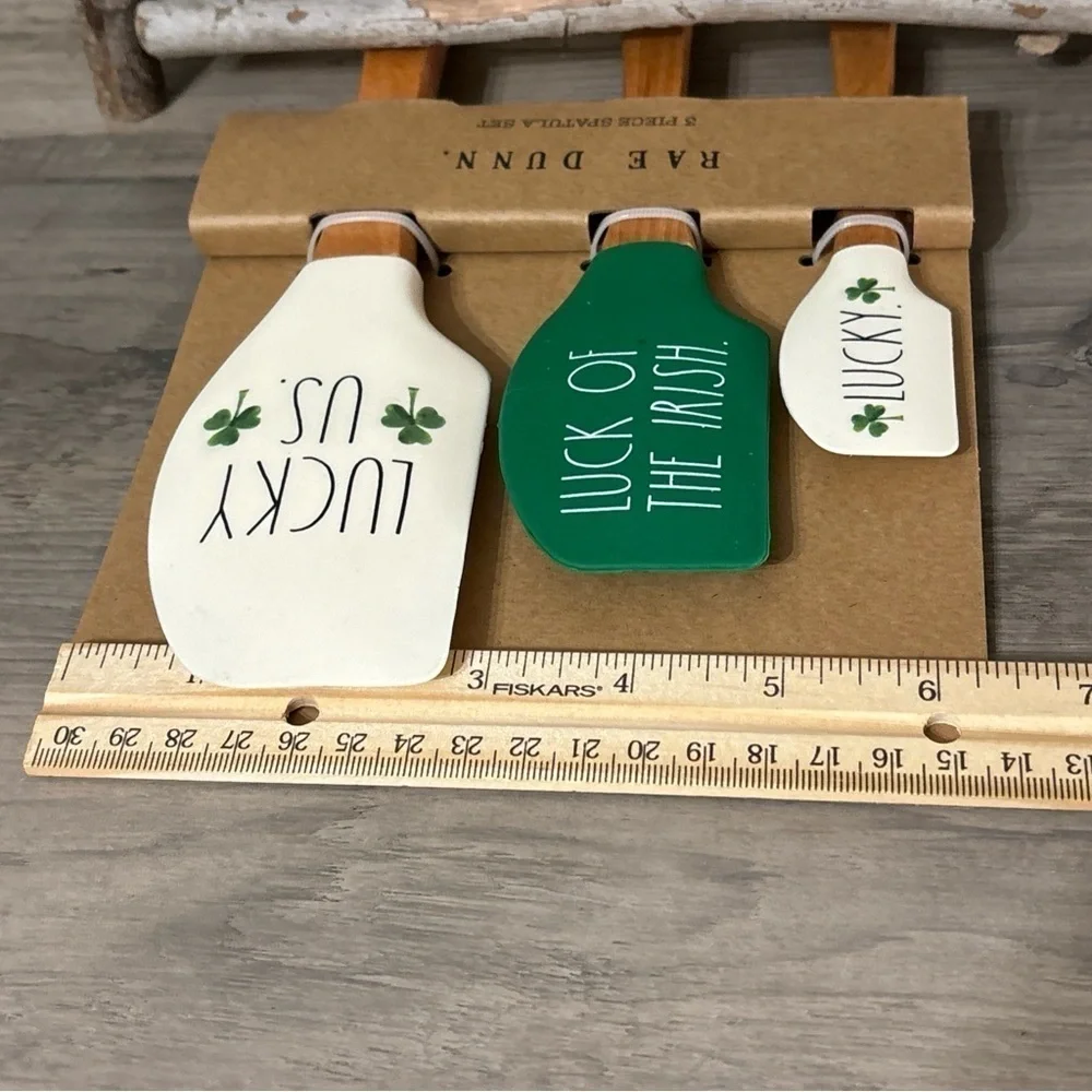 NEW RAE DUNN ST PATRICK'S DAY LUCKY SPATULA SET